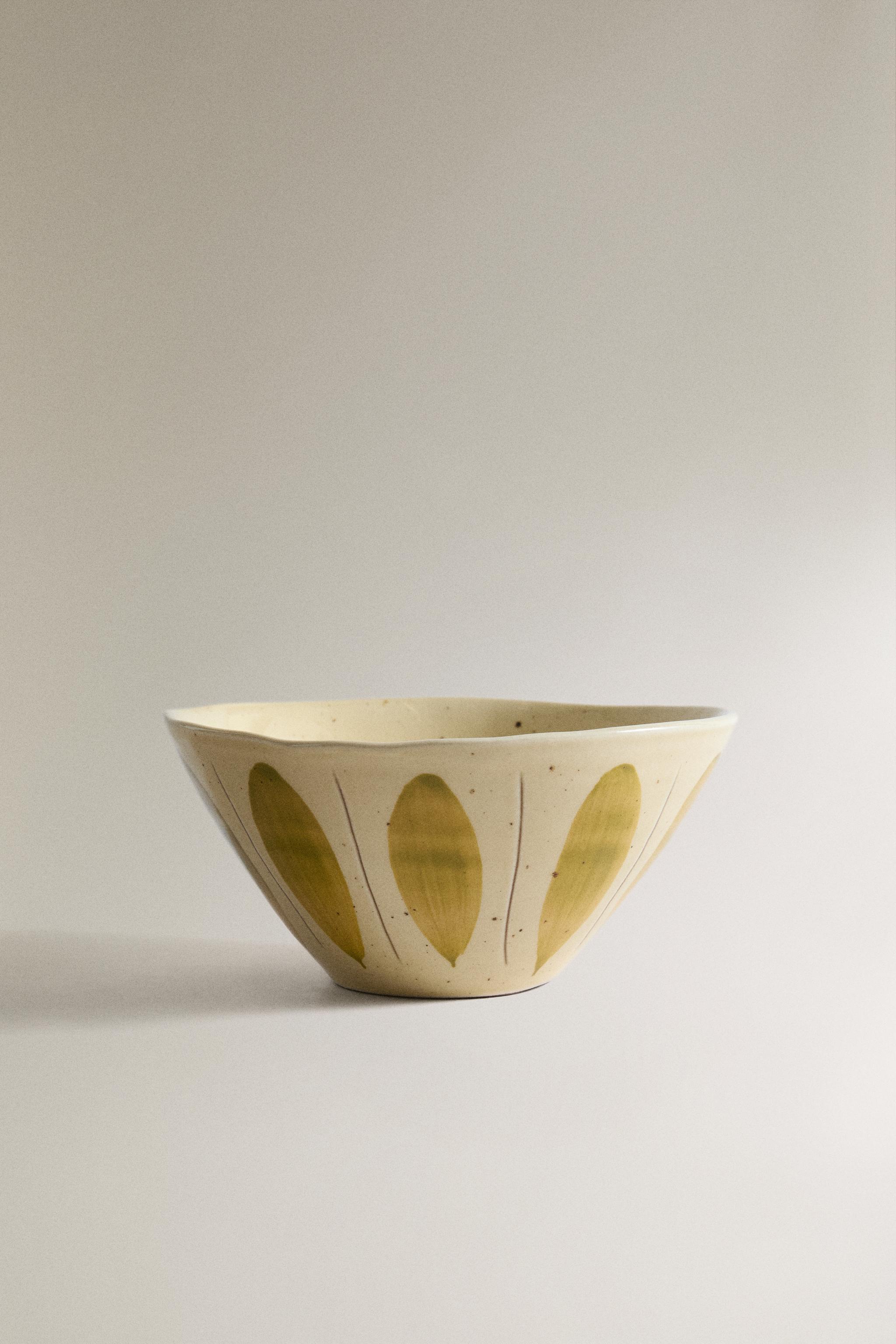 EARTHENWARE BOWL WITH OVALS